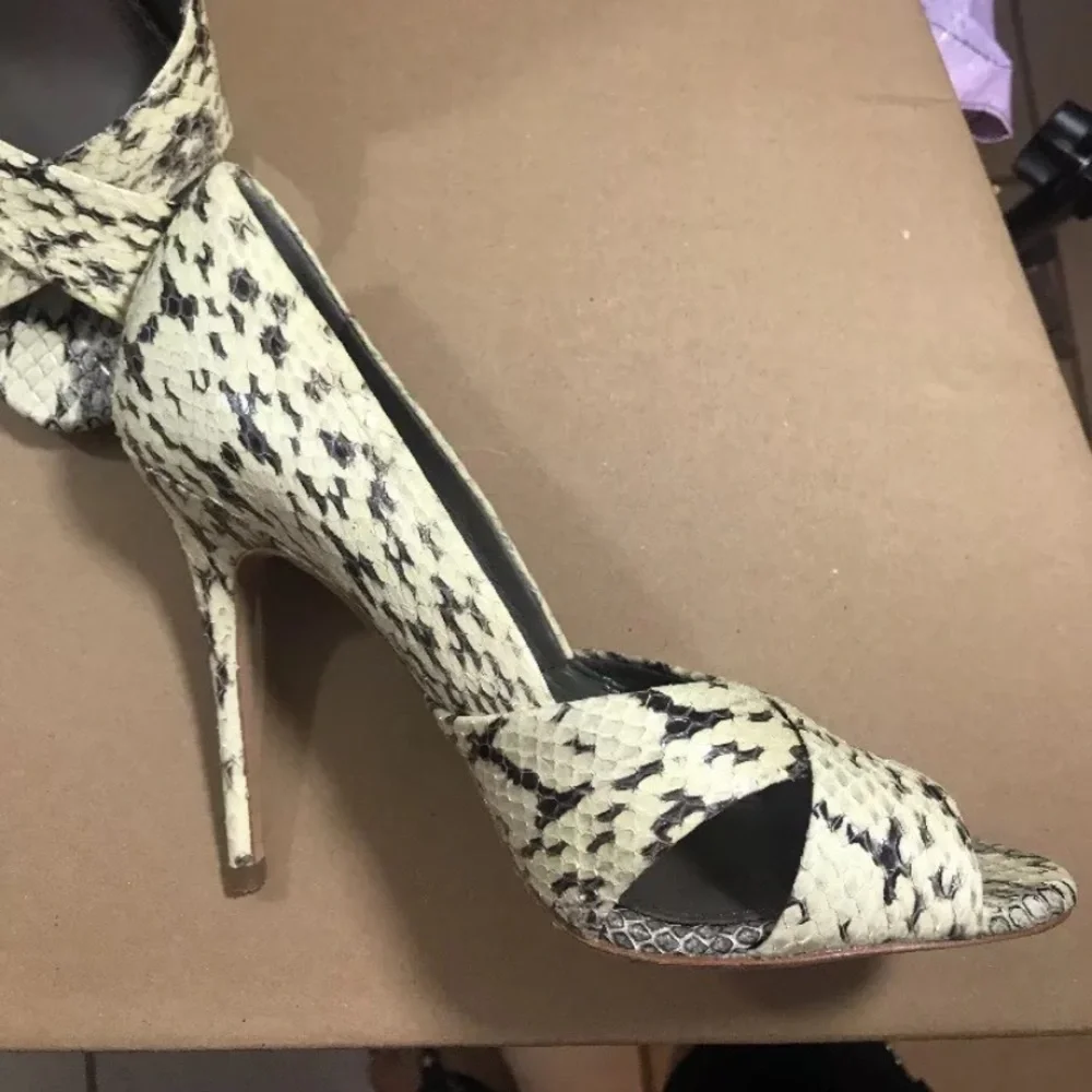 Tory Burch leg lengthening